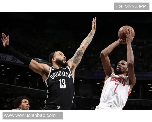 腾讯火箭与独行侠激战正酣NBA赛季精彩对决引发球迷热议